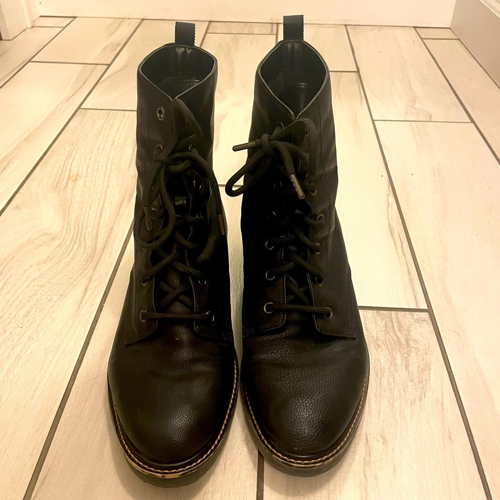 Dr.Scholl’s black combat boots